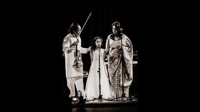 Mahati Subramaniam with grandparents L Subramaniam and Kavita Krishnamurthi Mahati Subramaniam with grandparents L Subramaniam and Kavita Krishnamurthi