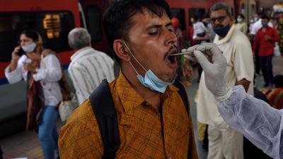 On the other hand, civic officials have maintained that the period of 15 days after Diwali remains is crucial and they will continue to be closely monitoring the Covid situation till November 20 at least. Five days after testing for Covid-19 was increased marginally in Mumbai, no spike in cases has been recorded in the city yet. (Satish Bate/HT Photo) On the other hand, civic officials have maintained that the period of 15 days after Diwali remains is crucial and they will continue to be closely monitoring the Covid situation till November 20 at least. Five days after testing for Covid-19 was increased marginally in Mumbai, no spike in cases has been recorded in the city yet. (Satish Bate/HT Photo)