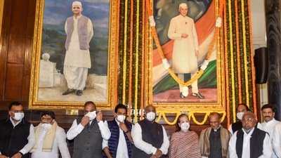 Congress President Sonia Gandhi with party leaders Mallikarjun Kharge, Anand Sharma, J P Agarwal and others after paying tribute to India's first prime minister Jawaharlal Nehru on his birth anniversary at Parliament in New Delhi. (PTI) Congress President Sonia Gandhi with party leaders Mallikarjun Kharge, Anand Sharma, J P Agarwal and others after paying tribute to India's first prime minister Jawaharlal Nehru on his birth anniversary at Parliament in New Delhi. (PTI)