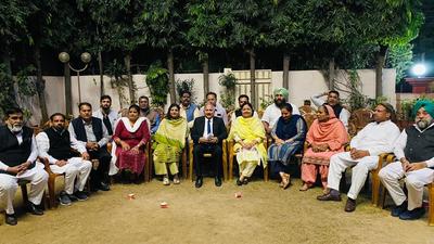 In a day of high politics, Patiala mayor and MP Preneet Kaur also met Punjab CM; MC House councillors met Punjab local bodies minister Brahm Mohindra and submitted a signed document seeking the mayor’s removal. (HT Photo) In a day of high politics, Patiala mayor and MP Preneet Kaur also met Punjab CM; MC House councillors met Punjab local bodies minister Brahm Mohindra and submitted a signed document seeking the mayor’s removal. (HT Photo)