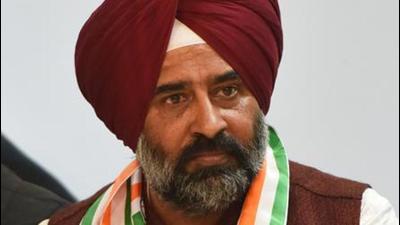 Punjab sports and higher education minister Pargat Singh launched the book on Olympian Gurbachan Singh Randhawa, who is also the first Arjuna Awardee athlete (HT Photo)