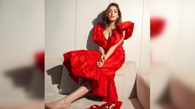 Yami Gautam teamed her look with red heels and accessorised it with a thin layered gold necklace. (Instagram/@yamigautam) Yami Gautam teamed her look with red heels and accessorised it with a thin layered gold necklace. (Instagram/@yamigautam)