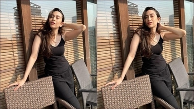 She teamed it with a pair of black Yoga pants and left her lustrous tresses open to ace the comfy vibe. Wearing a dab of pink lipstick, Karisma opted to go sans makeup and we are in love with her effortless look. (Instagram/therealkarismakapoor) She teamed it with a pair of black Yoga pants and left her lustrous tresses open to ace the comfy vibe. Wearing a dab of pink lipstick, Karisma opted to go sans makeup and we are in love with her effortless look. (Instagram/therealkarismakapoor)