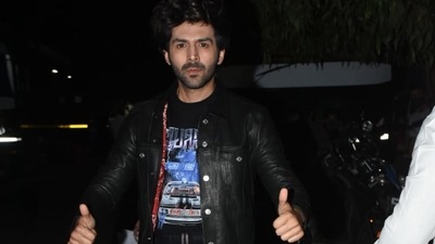 Kartik Aaryan post the shoot of Bigg Boss 15. (Varinder Chawla) Kartik Aaryan post the shoot of Bigg Boss 15. (Varinder Chawla)