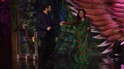 Salman Khan and Rani Mukerji played a game of dumb charades on Bigg Boss 15. Salman Khan and Rani Mukerji played a game of dumb charades on Bigg Boss 15.