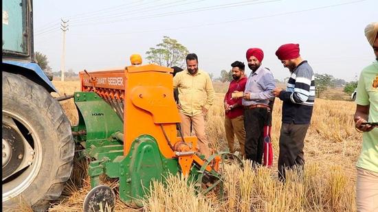 Vacant agri-management posts in Punjab come at a time when there is DAP shortage across the state; there are vacant CAO posts with Sangrur chief agriculture officer handling three other districts as additional charge. (HT Photo)