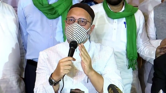 AIMIM chief Asaduddin Owaisi reacted to Yogi Adityanath's comment on the distortion of history. 
