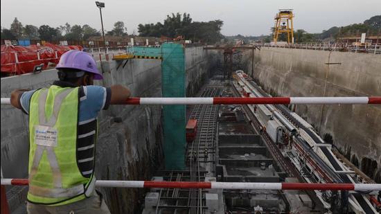 With Maha Metro having completed 65% of the work on Pune metro, the priority sections namely, Sant Tukaram nagar to Phugewadi and Vanaz to Garware college will be soon made operational for passengers. (HT FILE PHOTO)