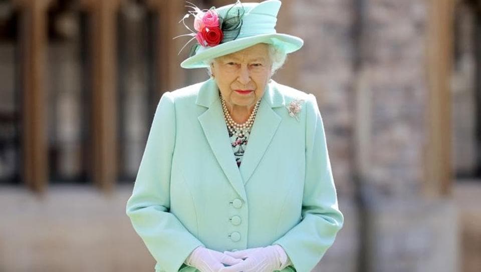 Great Britain's Queen Elizabeth II, 95, was due to view Sunday's annual service in London from a balcony, as she has done since 2017. (REUTERS) Great Britain's Queen Elizabeth II, 95, was due to view Sunday's annual service in London from a balcony, as she has done since 2017. (REUTERS)