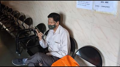 A deserted Kamla Nehru hospital vaccination centre in Pune on Saturday as few beneficiaries visit for inoculation. As of Monday, Pune district has reported 91 new Covid-19 cases. (HT) A deserted Kamla Nehru hospital vaccination centre in Pune on Saturday as few beneficiaries visit for inoculation. As of Monday, Pune district has reported 91 new Covid-19 cases. (HT)