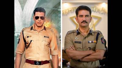 Akshay Kumar and Vishwas Nangare Patil Akshay Kumar and Vishwas Nangare Patil