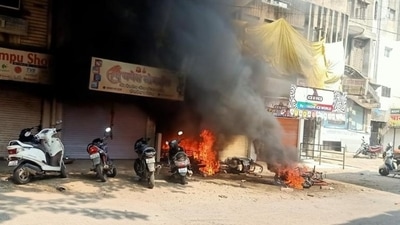 Protest marches turned violent in Amravati on November 13, 2021. (HT_PRINT) Protest marches turned violent in Amravati on November 13, 2021. (HT_PRINT)