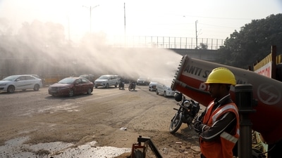 An anti-smog gun is being used near Bhairo Marg as Delhi faces severe pollution. ((ANI photo)) An anti-smog gun is being used near Bhairo Marg as Delhi faces severe pollution. ((ANI photo))