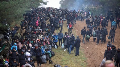 Grodno: Migrants from the Middle East and elsewhere gather at the Belarus-Poland border, Belarus (AP) Grodno: Migrants from the Middle East and elsewhere gather at the Belarus-Poland border, Belarus (AP)