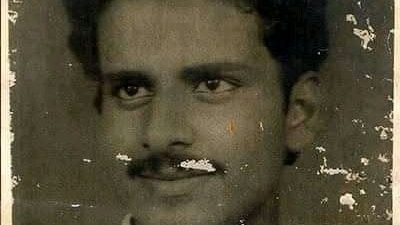 Manoj Bajpayee shares throwback picture on Twitter. (Instagram)
