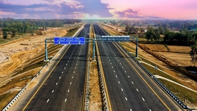 Purvanchal Expressway (twitter.com/narendramodi) Purvanchal Expressway (twitter.com/narendramodi)
