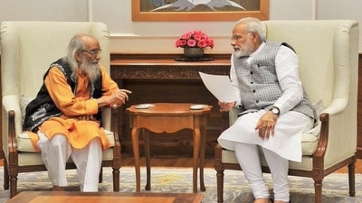 Babasaheb Purandare is known for his ballads and writing on Maratha warrior king Shivaji. (PM Modi/Twitter) Babasaheb Purandare is known for his ballads and writing on Maratha warrior king Shivaji. (PM Modi/Twitter)