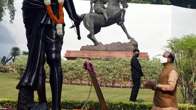 Lok Sabha Speaker Om Birla pays tribute to tribal leader Birsa Munda on his birth anniversary at the Parliament, in New Delhi on November 15. (PTI) Lok Sabha Speaker Om Birla pays tribute to tribal leader Birsa Munda on his birth anniversary at the Parliament, in New Delhi on November 15. (PTI)
