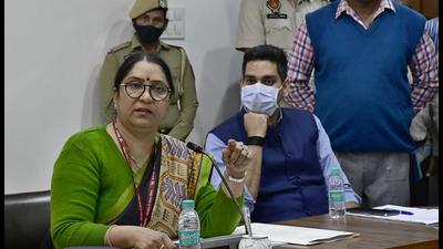 National Commission for Safai Karamcharis member Anjana Panwar demanded that measures be taken to stop the exploitation of sweepers and sewermen and sweepers at government establishments in Ludhiana. (Harsimar Pal Singh/HT)