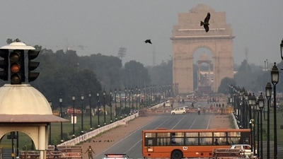 The Supreme Court also ordered for the halting of vehicular traffic that is not essential, and to cut industrial pollution. (HT_PRINT) The Supreme Court also ordered for the halting of vehicular traffic that is not essential, and to cut industrial pollution. (HT_PRINT)