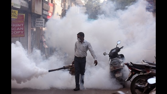 Delhi adds 2,569 dengue cases, highest since 2015 outbreak | Latest News Delhi - Hindustan Times