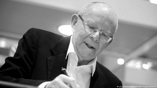 Legendary author Wilbur Smith dies aged 88(Luigi Coli/EIDON/MAXPPP/dpa/picture alliance)