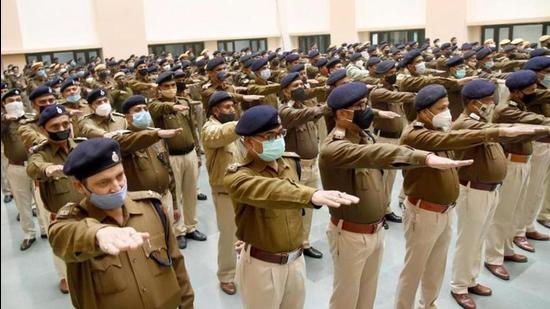 Four of the seven injured police personnel were undergoing treatment at a government hospital at Chhauradano block in East Champaran district. (HT Photo/Representative use)