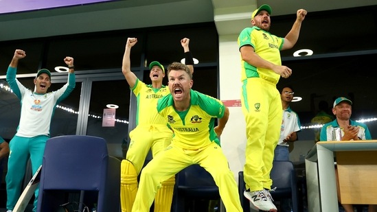 T20 World Cup 2021: David Warner Wins Player of The Tournament Award -  News18