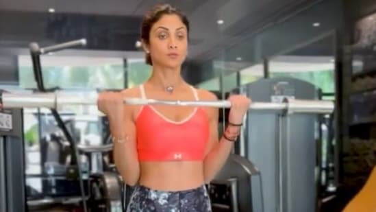 Shilpa Shettys Monday Started With High Intensity Dead Curl Workout Know All About Her Process 