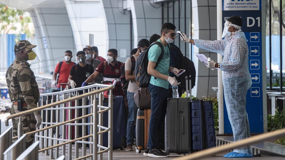 Travellers from the 99 nations must submit a self-declaration of their fully vaccinated status on Air Suvidha portal, and also produce a negative RT-PCR test report conducted within 72 hours before. (HT PHOTO) Travellers from the 99 nations must submit a self-declaration of their fully vaccinated status on Air Suvidha portal, and also produce a negative RT-PCR test report conducted within 72 hours before. (HT PHOTO)