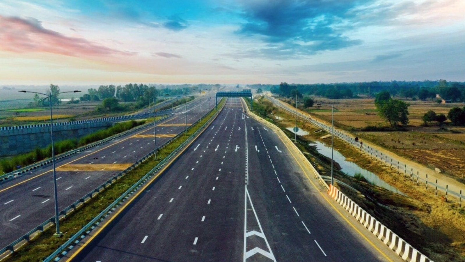 Over 300km, 6 lanes: All about Purvanchal Expressway PM Modi will inaugurate today | Latest News India - Hindustan Times