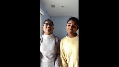 The image shows the twin sister. (Instagram/@kiranandnivi)
