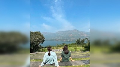 Sonakshi Sinha and Sanam Ratansi get lost in nature as they sit and enjoy the view of the beautiful Mulshi lake. (Instagram/@aslisona) Sonakshi Sinha and Sanam Ratansi get lost in nature as they sit and enjoy the view of the beautiful Mulshi lake. (Instagram/@aslisona)