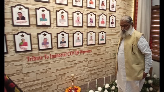 The Panchkula health department unveiled pictures of Covid warriors and also inaugurated a “Covid Wall”. (Sant Arora /HT)