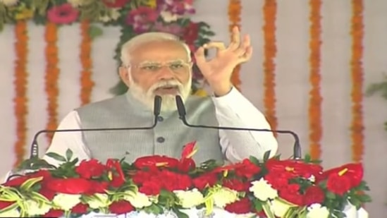 Prime Minister Narendra Modi inaugurated the Purvanchal Expressway at Karwal Kheri in Sultanpur district on Tuesday.(Twitter/Live Screenshot/@narendramodi)