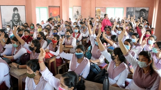 Some of the parents were happy over their children going to school again but were worried about their wards adhering to the Covid-19 safety guidlines inside the school premises.(PTI)