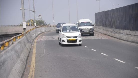 Currently the Freeway, which starts from South Mumbai ends at Shivaji Nagar, Chembur but hits a traffic hurdle towards Thane.