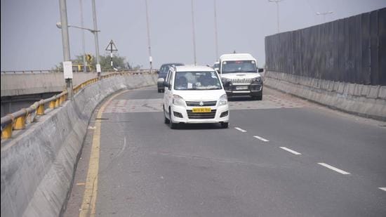 Currently the Freeway, which starts from South Mumbai ends at Shivaji Nagar, Chembur but hits a traffic hurdle towards Thane.