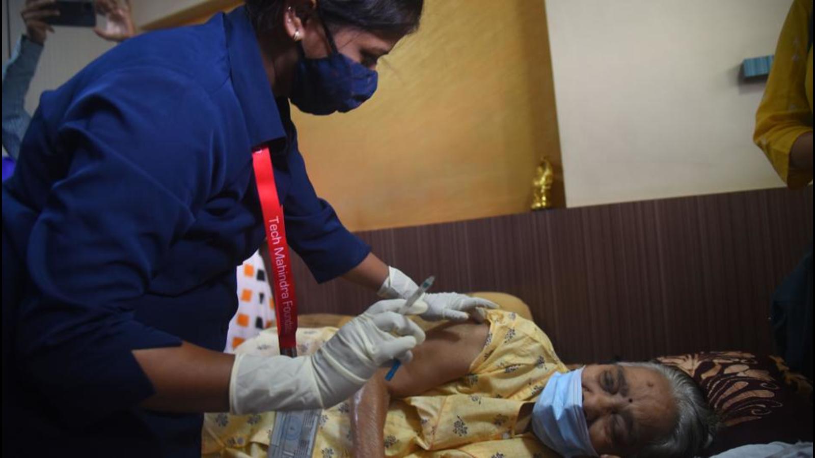 BMC vaccinates 8,678 bedridden patients at home