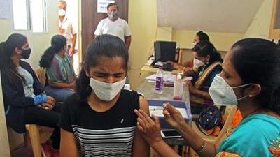 All five districts of the Pune division have seen a drop in active Covid-19 cases. The current numbers are lower than the number of active cases during the first wave of Covid-19 in 2020. (HT PHOTO)