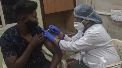With 13 more deaths added to the district’s Covid-19 death count the total case fatalities due to the infection crossed the 20,000 mark. (HT Photo)