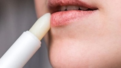Trust home remedies to keep your lips healthy. (Shutterstock)