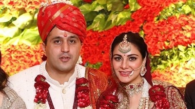 Shraddha Arya tied the knot with naval officer Rahul Sharma in Delhi on Tuesday. Shraddha Arya tied the knot with naval officer Rahul Sharma in Delhi on Tuesday. 