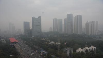 The concentration of PM2.5 - Mumbai’s most widely prevalent air pollutant - shot up four times within six weeks after monsoon withdrawal, official data shows. (HT PHOTO) The concentration of PM2.5 - Mumbai’s most widely prevalent air pollutant - shot up four times within six weeks after monsoon withdrawal, official data shows. (HT PHOTO)