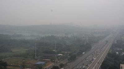 Recording a minimum temperature of 26.5 degrees Celsius, Mumbai woke up to its second-warmest November morning in 10 years on Wednesday. The only time the state capital woke up to a higher minimum temperature was on November 4, 2018, when the mercury rose to 27.4 degrees Celsius. (HT PHOTO) Recording a minimum temperature of 26.5 degrees Celsius, Mumbai woke up to its second-warmest November morning in 10 years on Wednesday. The only time the state capital woke up to a higher minimum temperature was on November 4, 2018, when the mercury rose to 27.4 degrees Celsius. (HT PHOTO)