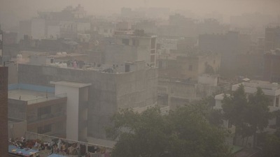 The Air Quality Index (AQI) in Delhi was recorded at 379 on Wednesday. (AP) The Air Quality Index (AQI) in Delhi was recorded at 379 on Wednesday. (AP)