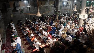 Most members of the Muslim community preferred to offer namaz in the Sector 57 mosque last Friday in view of the protests against prayers in the open in Gurugram. (Vipin Kumar/HT PHOTO) Most members of the Muslim community preferred to offer namaz in the Sector 57 mosque last Friday in view of the protests against prayers in the open in Gurugram. (Vipin Kumar/HT PHOTO)