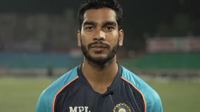 IND vs NZ, 1st T20I: Rohit announces India's Playing XI, Venkatesh Iyer makes debut; Mohammed Siraj returns but Yuzvendra Chahal misses out (BCCI) IND vs NZ, 1st T20I: Rohit announces India's Playing XI, Venkatesh Iyer makes debut; Mohammed Siraj returns but Yuzvendra Chahal misses out (BCCI)