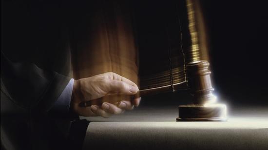 The Bombay high court held that the “pay and recover” principle — which requires the insurance companies to first pay accident claims to families of the victims and then recover the amount from the owner of the offending vehicle — cannot be applied in cases where the insurance policy has lapsed. (Getty Images/Purestock) The Bombay high court held that the “pay and recover” principle — which requires the insurance companies to first pay accident claims to families of the victims and then recover the amount from the owner of the offending vehicle — cannot be applied in cases where the insurance policy has lapsed. (Getty Images/Purestock)