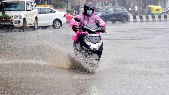 At least 14 people were also killed across Tamil Nadu due to the incessant rains.(HT file photo) At least 14 people were also killed across Tamil Nadu due to the incessant rains.(HT file photo)